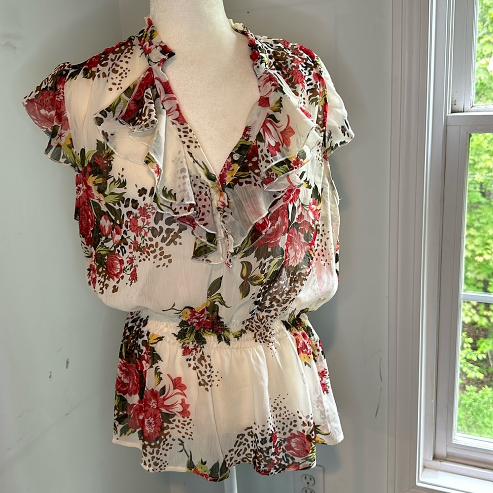 Xhilaration Flutter Sleeved Floral Top, Sheer, Ruffle Neck with buttons, XXL